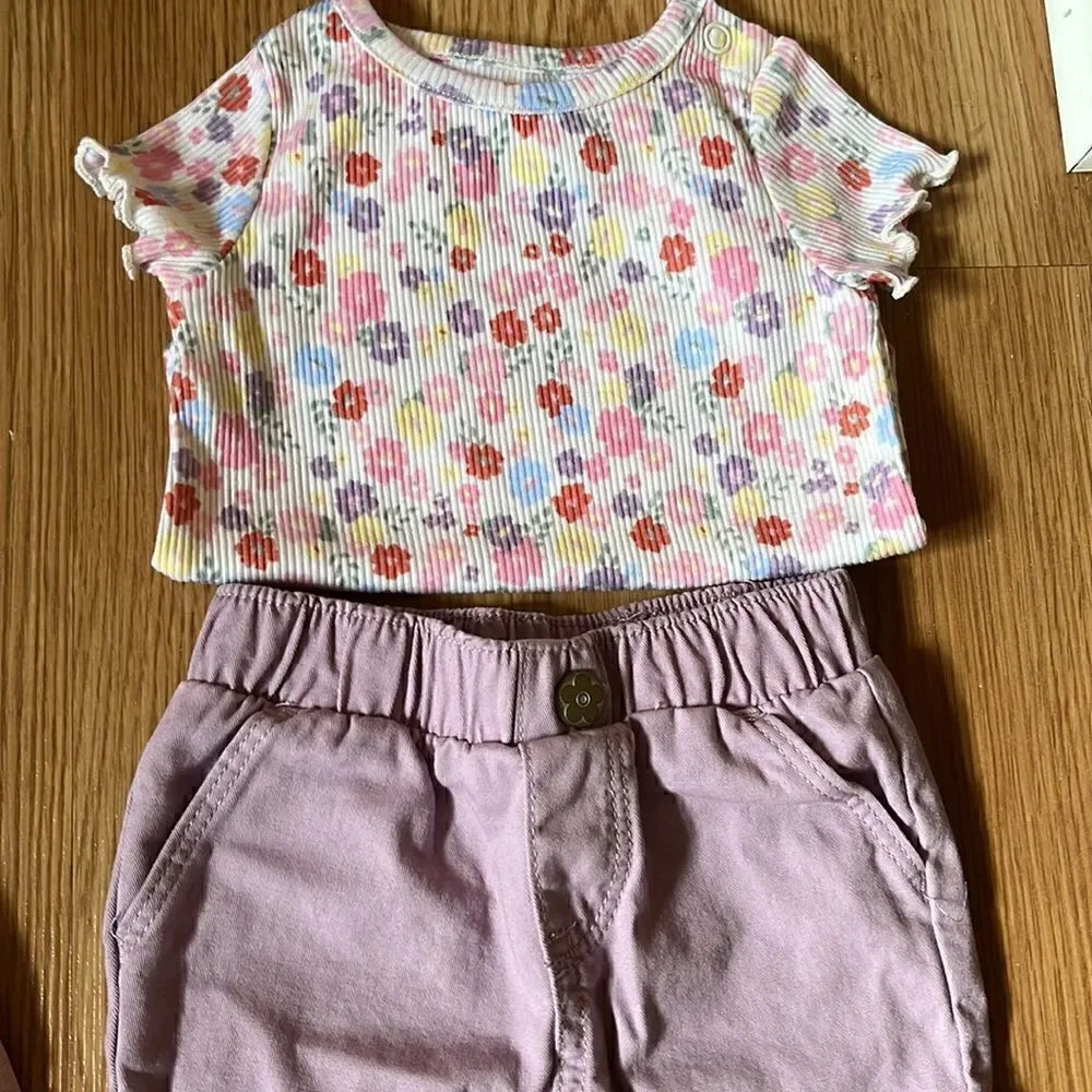 Garanimals  Girls Size 0-3 months Onesies and Matching Pants Sets